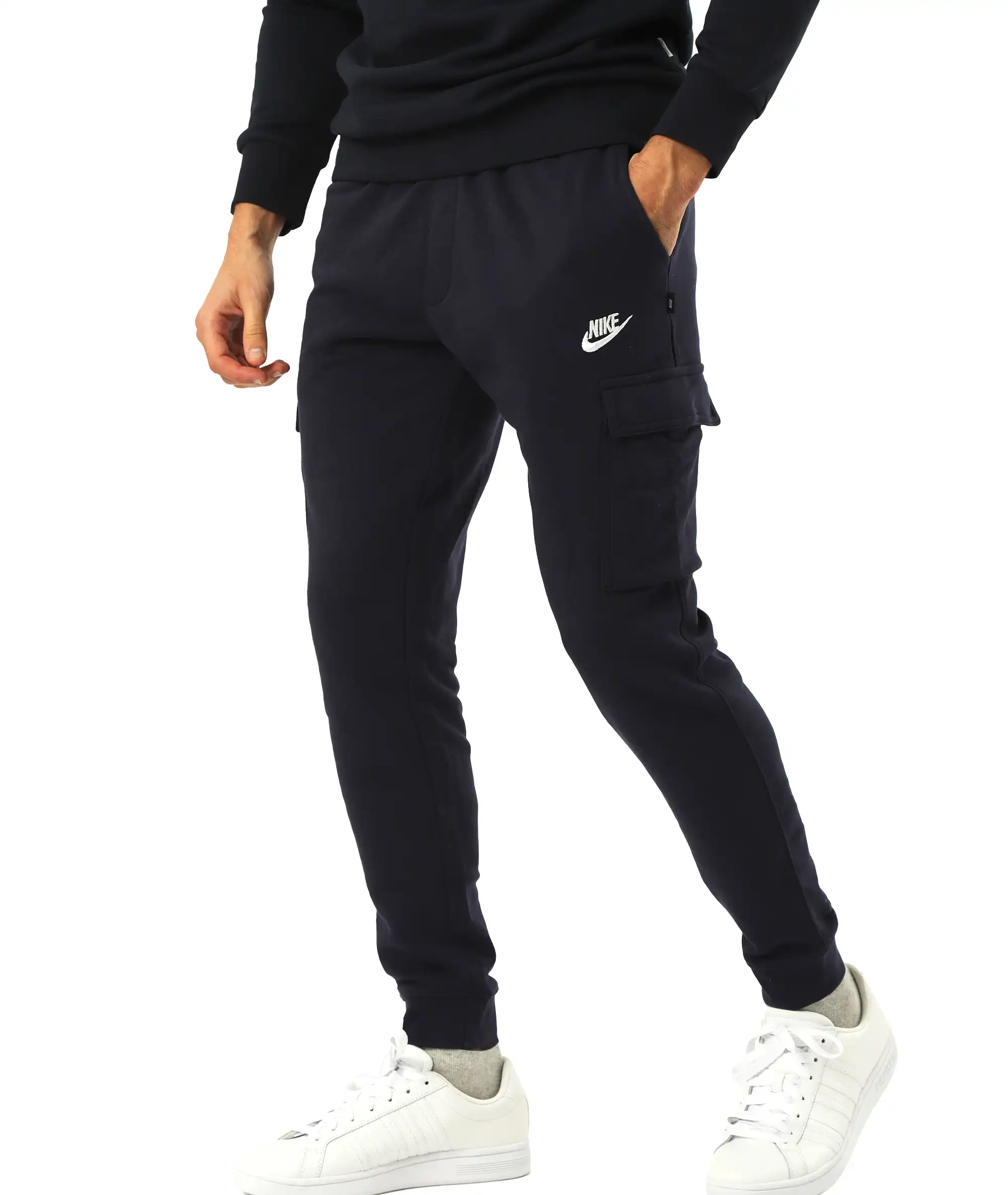 E-186015001-006_A Bas Jogging Nike Club Cargo Athlétique Homme – Image 1