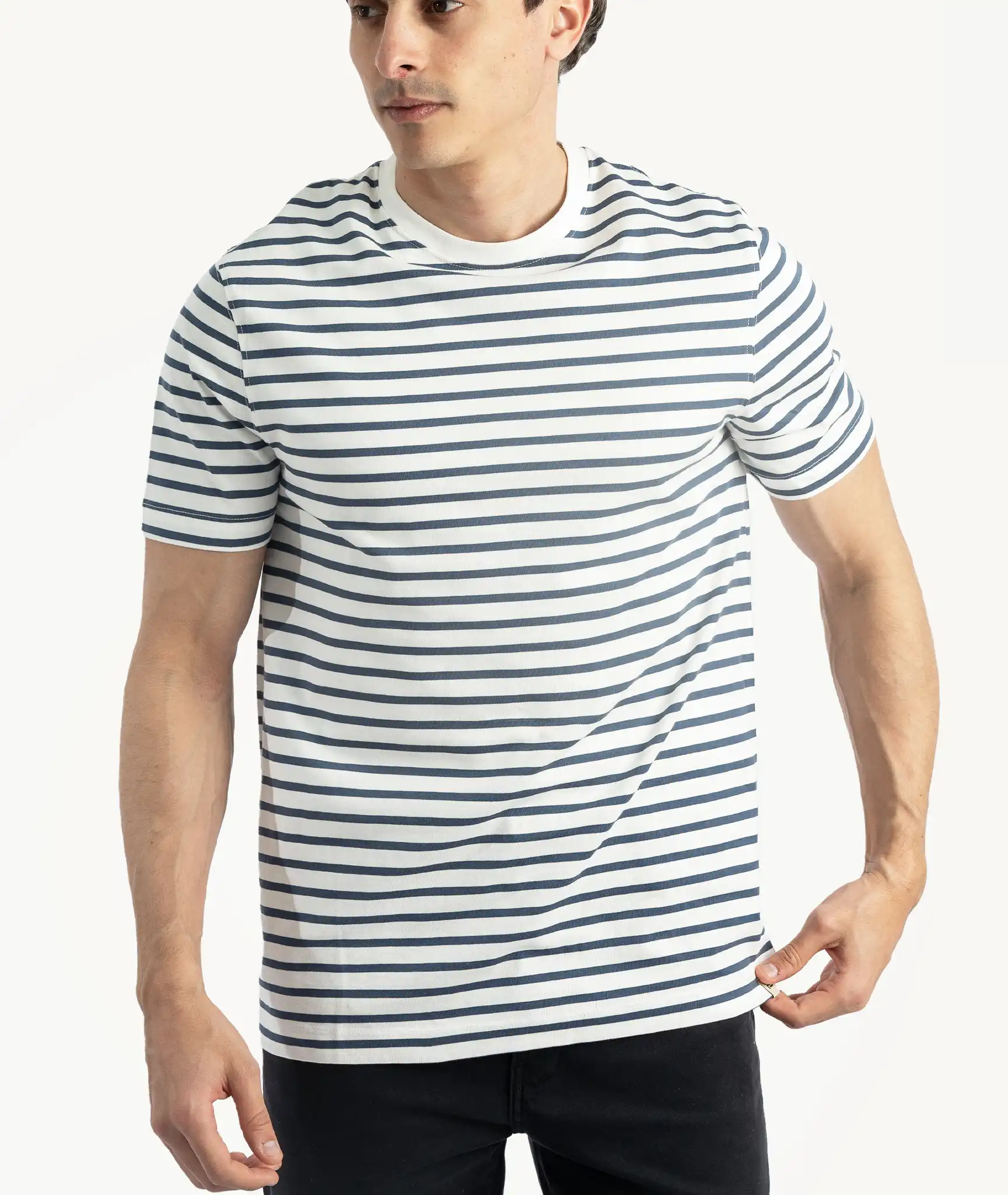 E-143034009-002_A T-Shirts Jules Blanc – Image 1