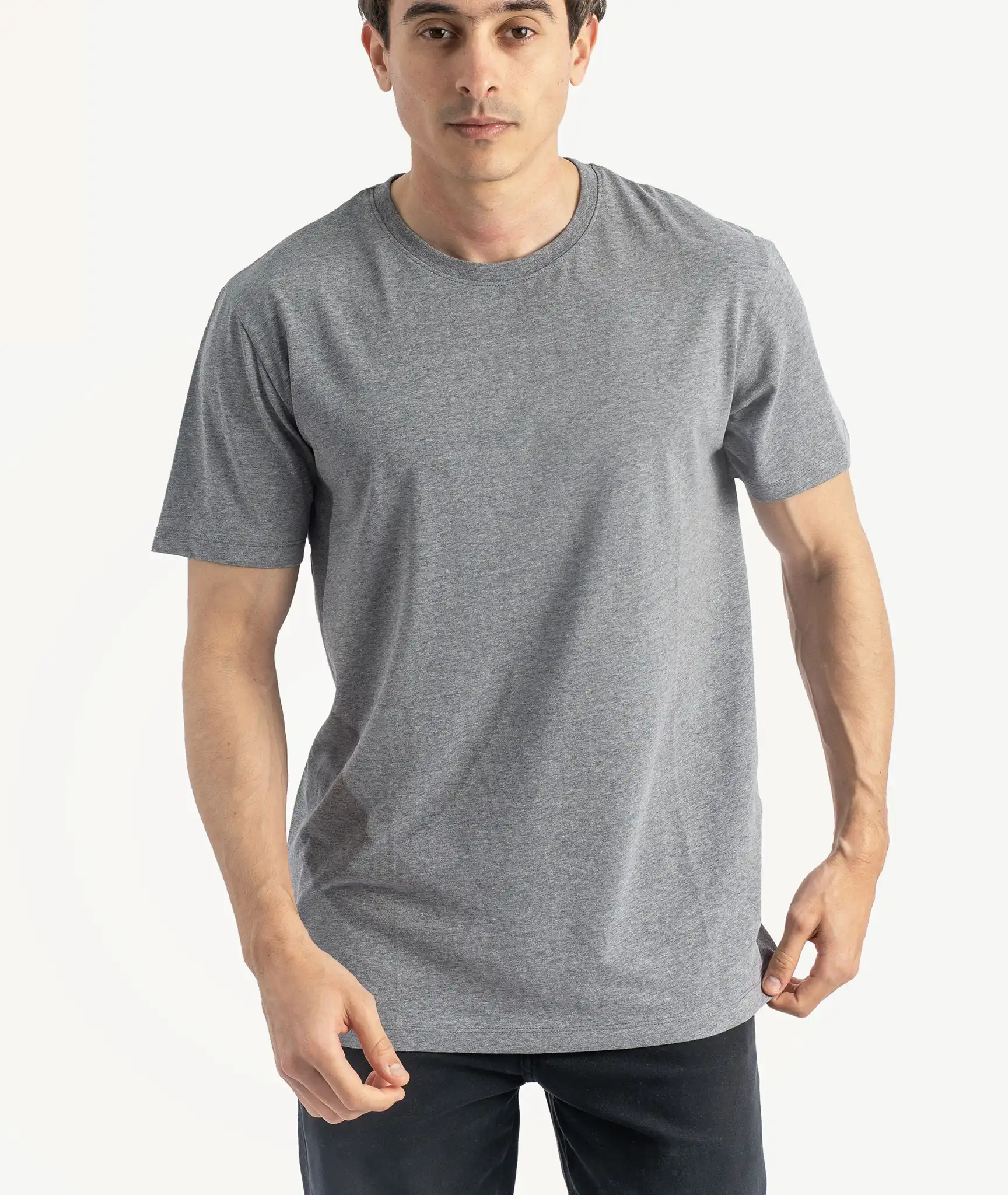 E-177034007-008_A T-Shirts Selected Basique Gris Chiné – Image 1