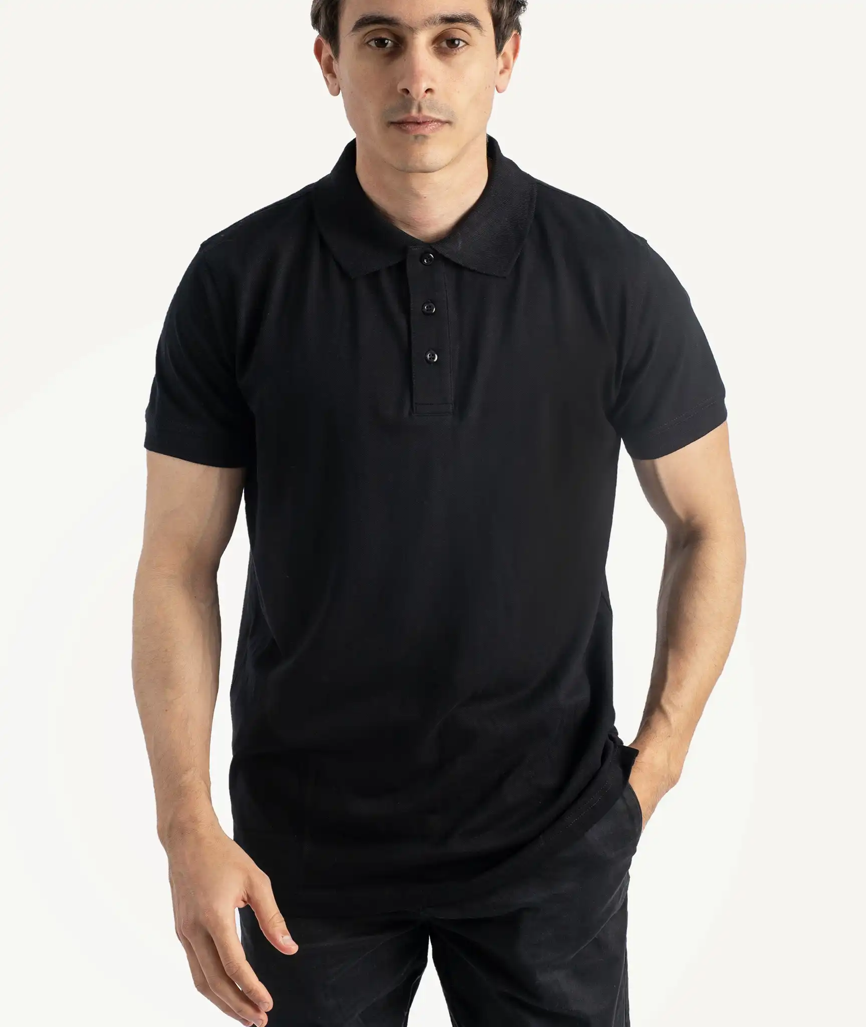 E-208020001-003_A Polos RUSSELL Basique Noir – Image 1