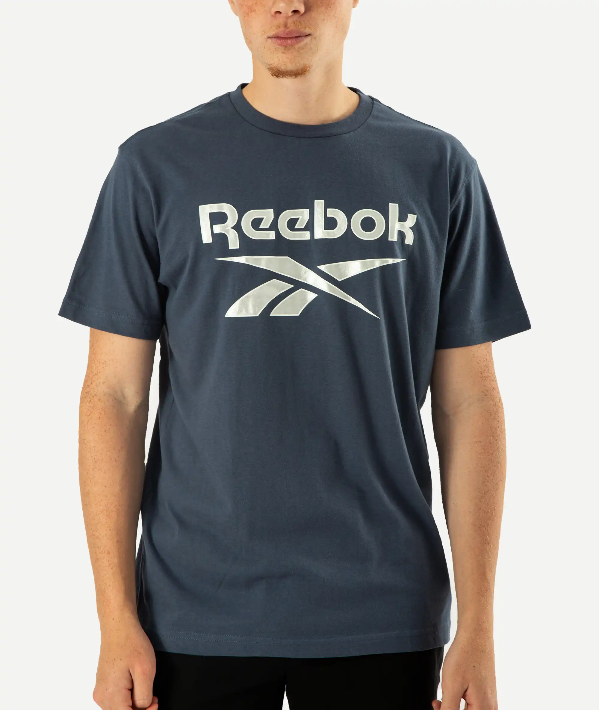 E-193034002-006_A T-Shirts REEBOK Pour Homme Bleu – Image 1
