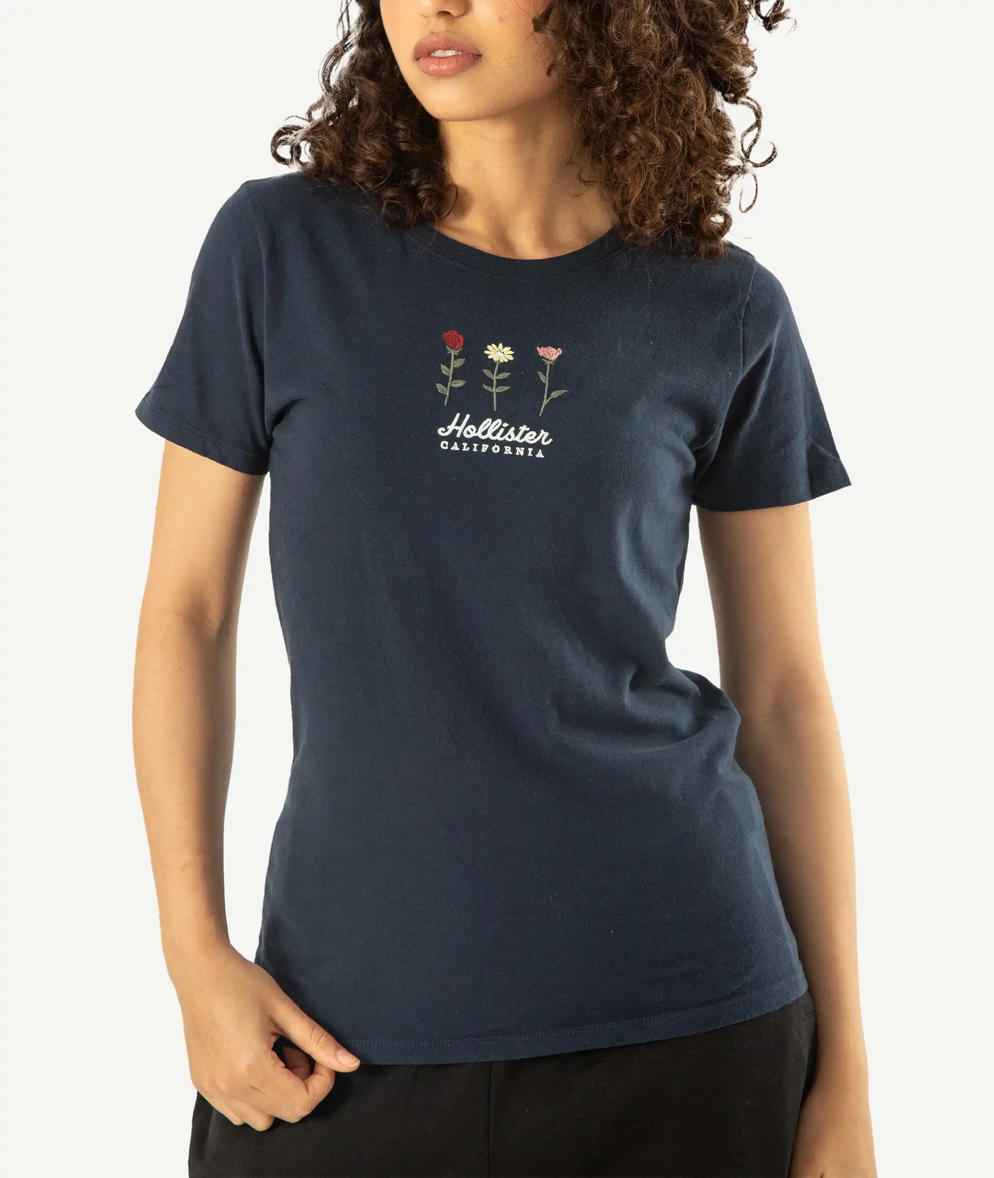 E-214034009-006_A T-Shirts HOLLISTER Pour Femme Bleu Nuit – Image 1