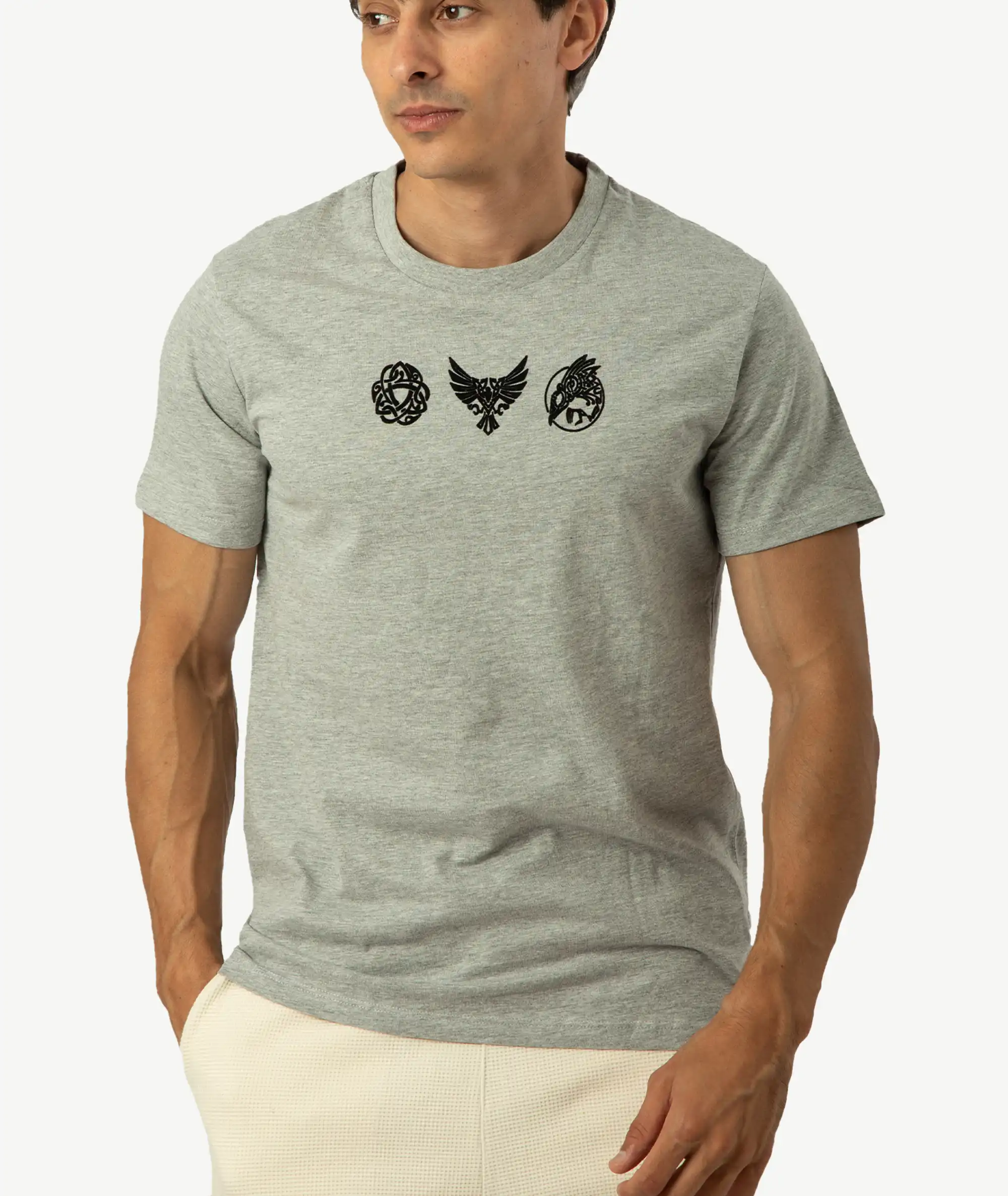 E-114034011-008_A T-Shirts Celio Assassin's Creed VALHALLA – Image 1
