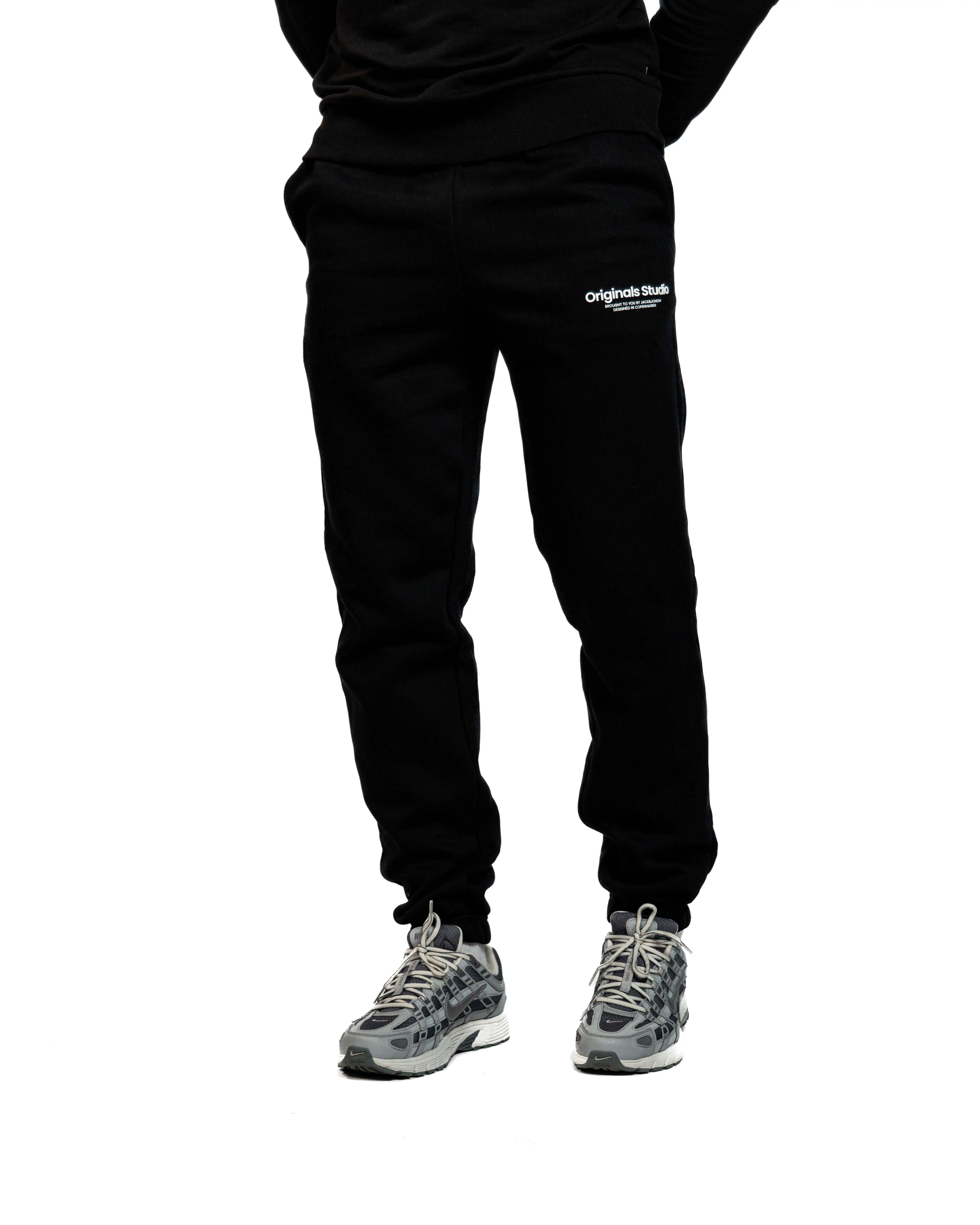 E-140015006-003_A Pantalon Jogging jack & jones Noir – Image 1
